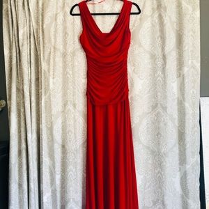 Elegant Red Gown🌹